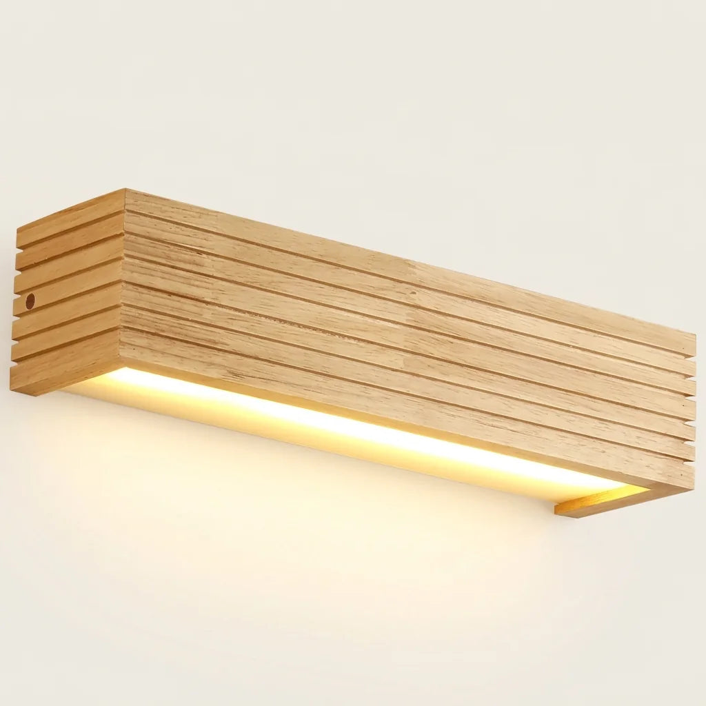 Lamellás fa LED tükörlámpa skandináv stílusban, világítva