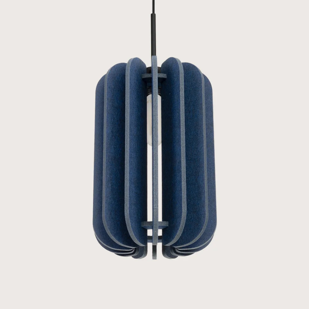 Filc lamellás búrájú függőlámpa, sötétkék/fekete (Ø 27 cm)
