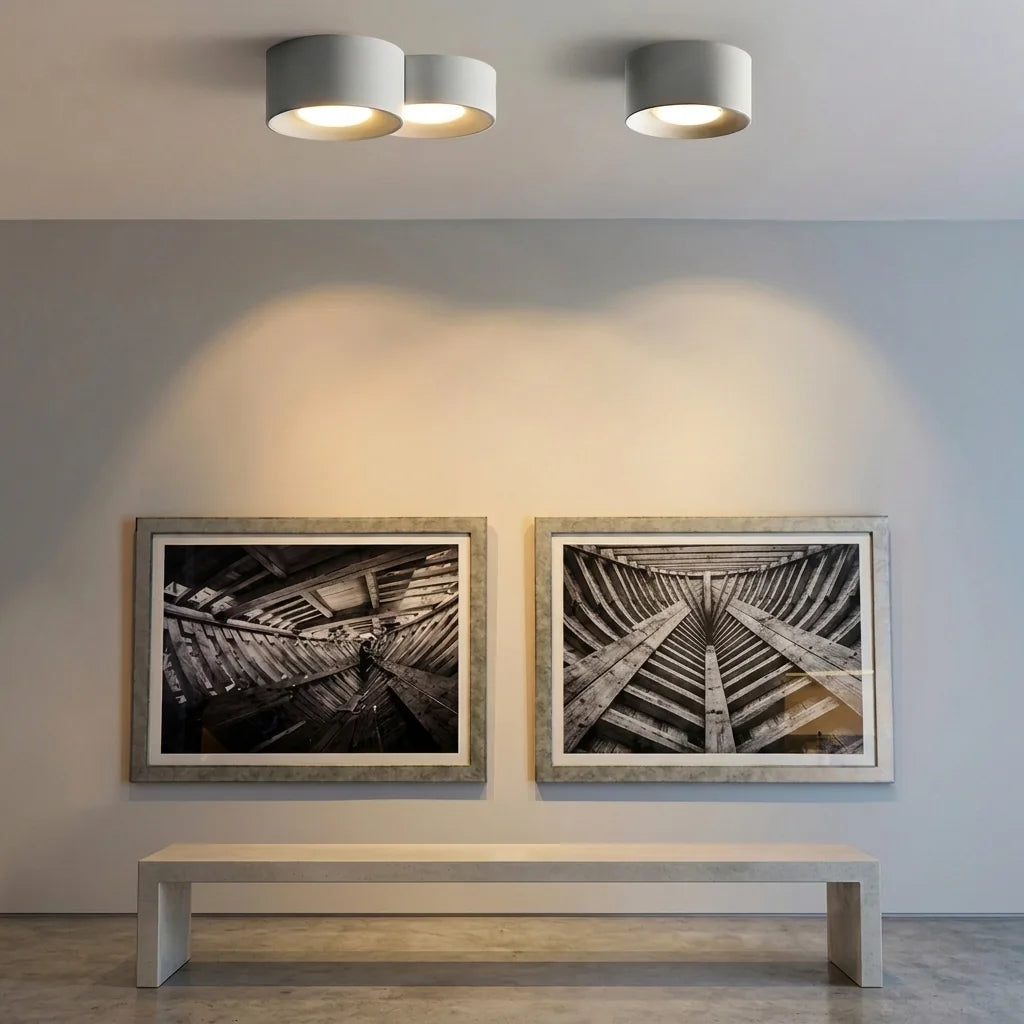 Henger LED lámpák fényképfal fölött