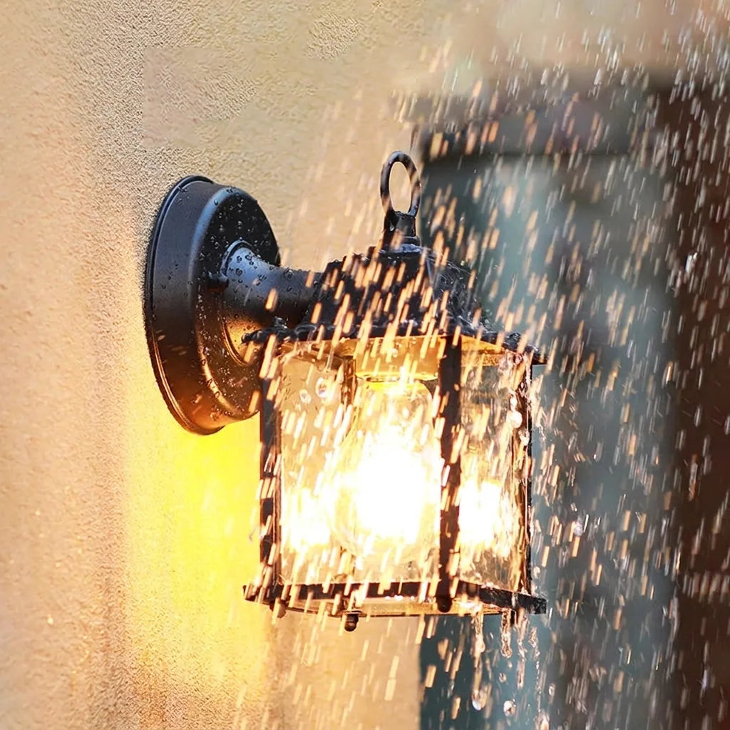 Időjárásálló kültéri lámpás esőben