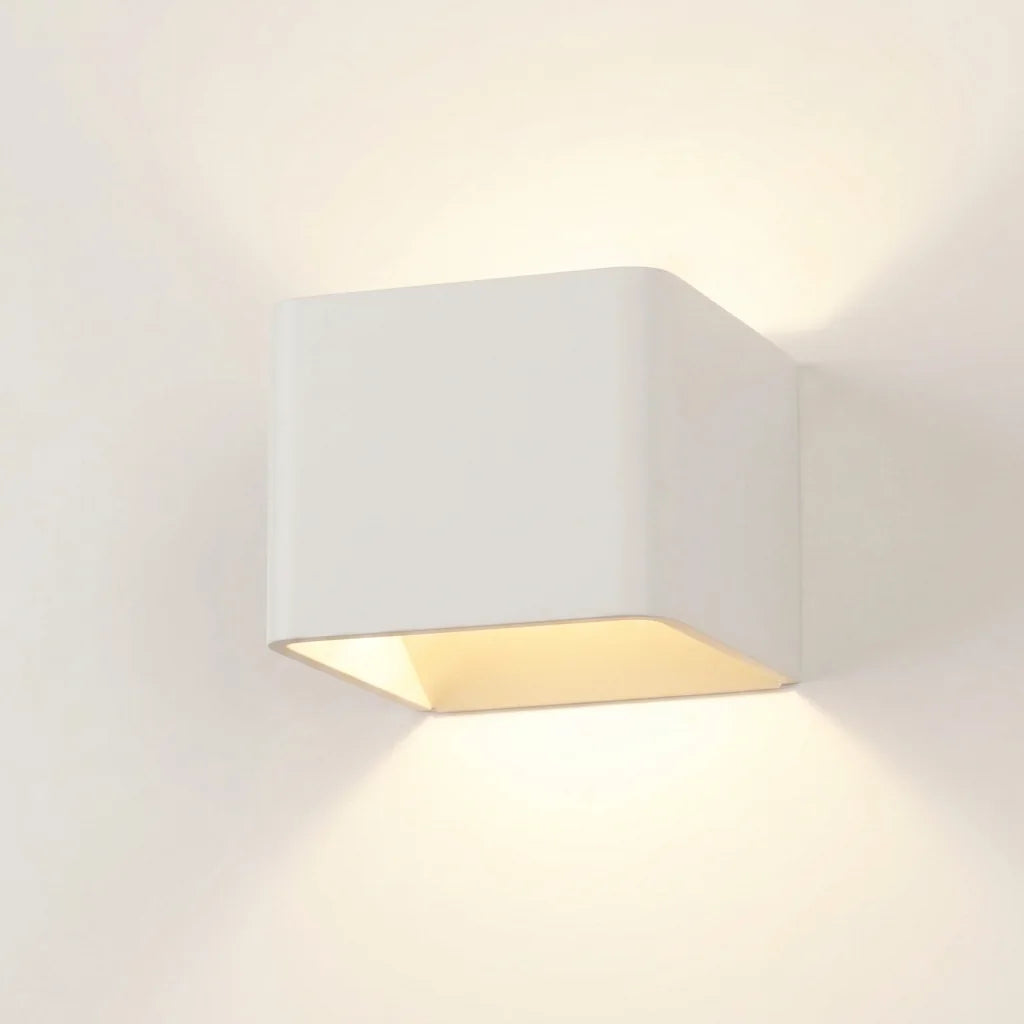 Fehér kocka LED fali lámpa fel-le világító fénnyel