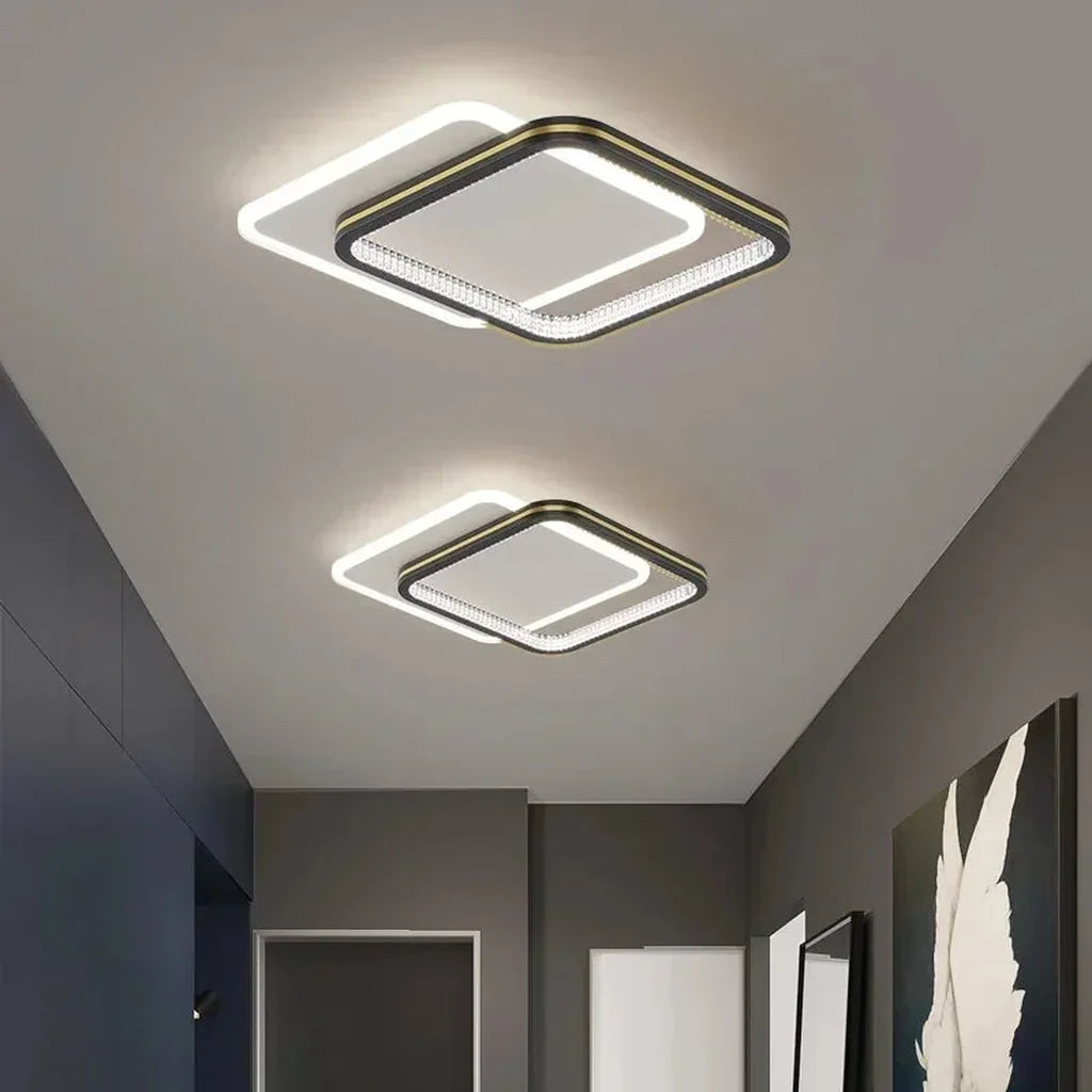 Fekete kristály LED lámpák modern folyosón