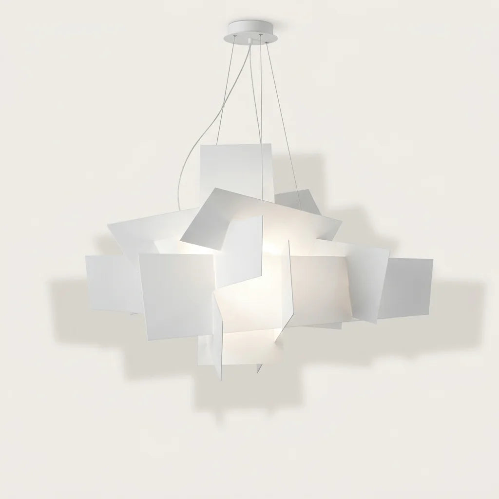 Fehér réteges, szoborszerű design függőlámpa