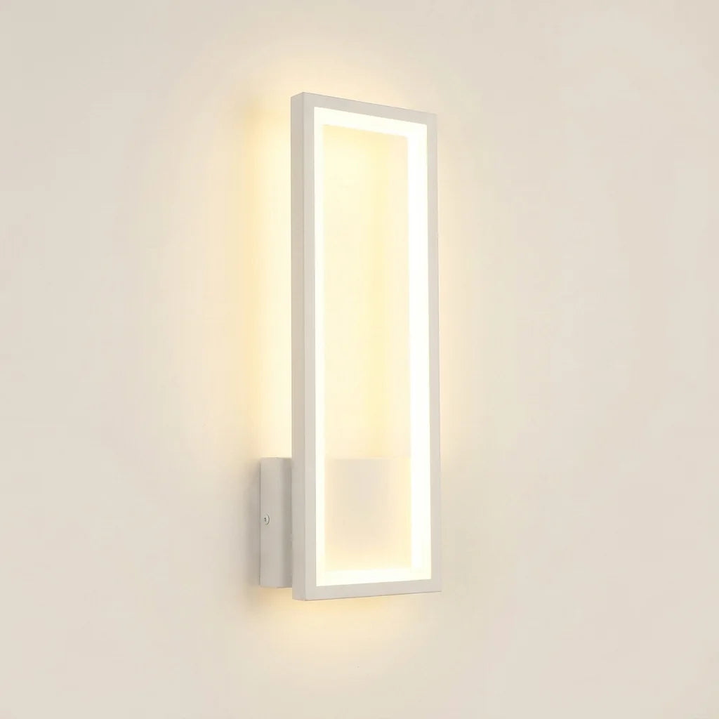 Fehér LED keretes fali lámpa, világítva