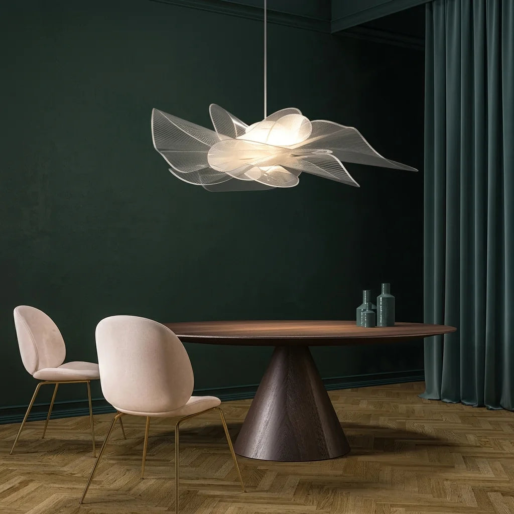 Szirmos design lámpa sötétzöld étkezőben