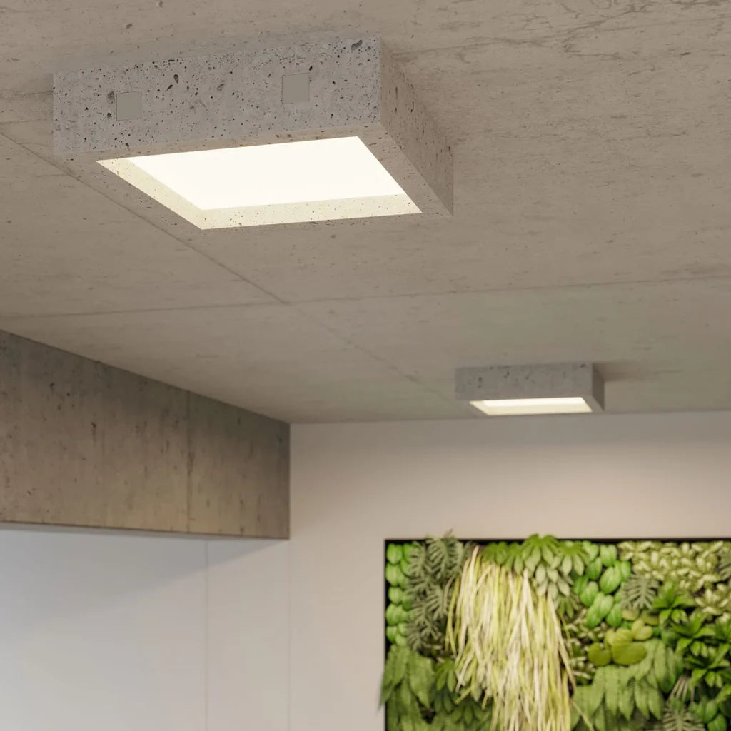 Szögletes beton és üveg mennyezeti lámpa folyosón