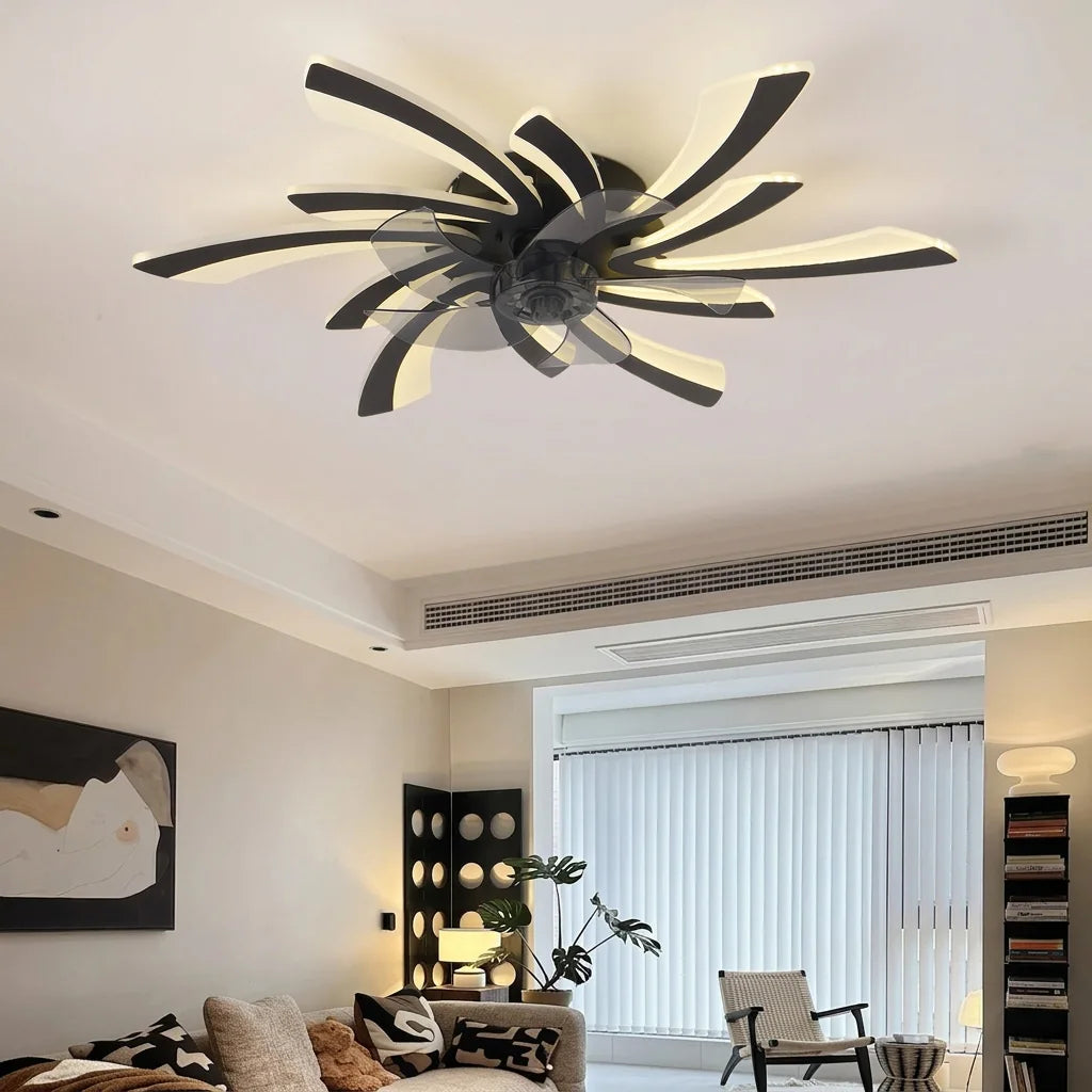 Fekete ventilátoros mennyezeti lámpa modern nappaliban