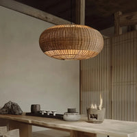 Japán rattan csillár minimalista japandi térben